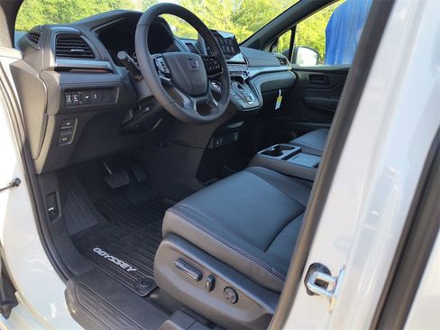 New 2026 Honda Odyssey Sport-L image 2