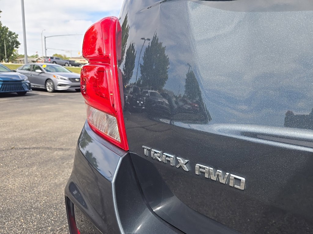 Used 2021 Chevrolet Trax LT w/ LT Convenience Package AWD/4WD image 10