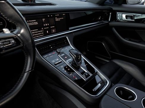 Used 2021 Porsche Panamera image 30
