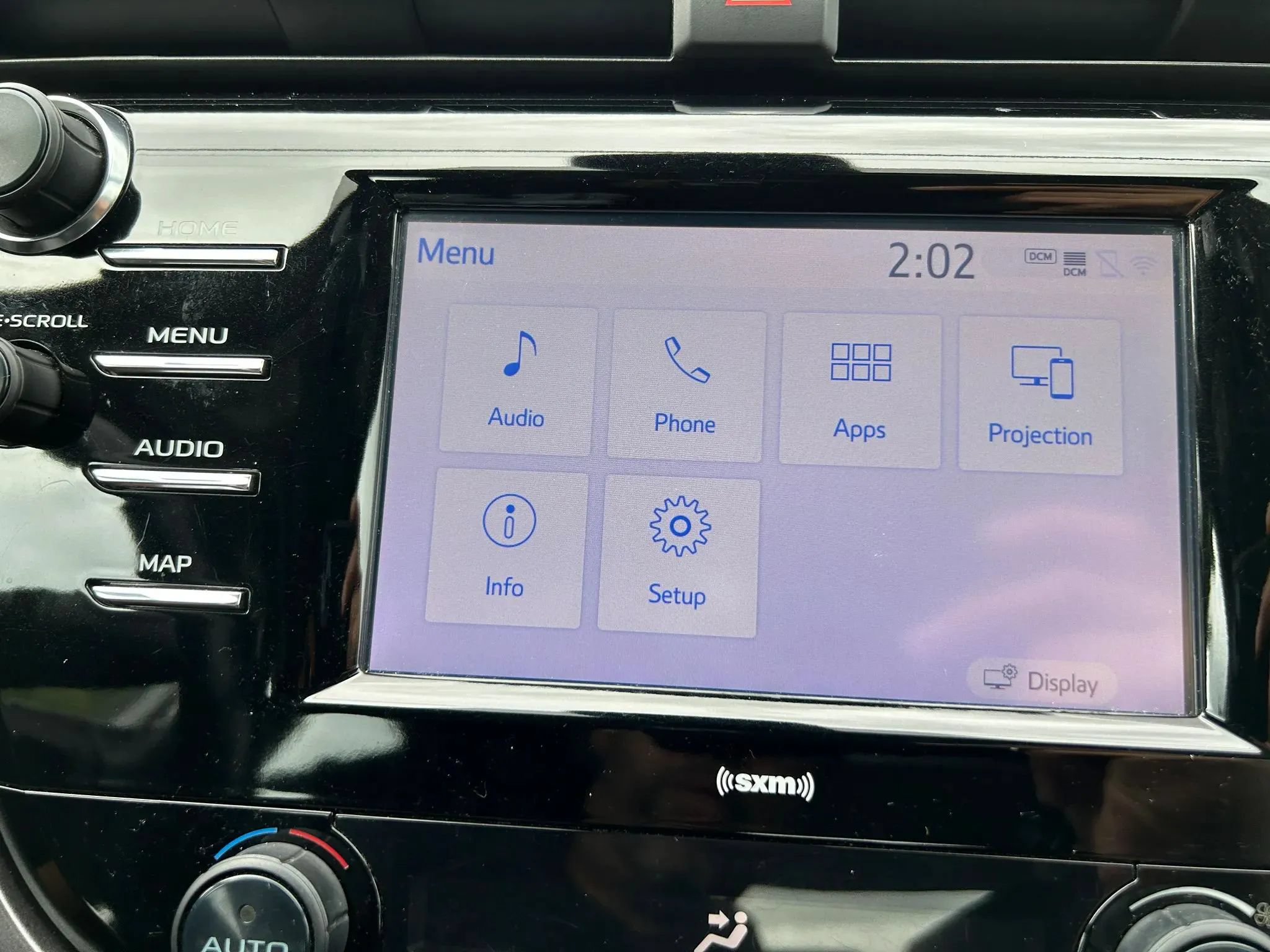 Used 2020 Toyota Camry SE w/ Convenience Package FWD image 22