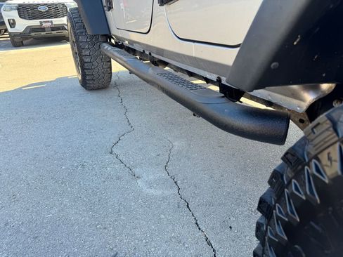 Used 2018 Jeep Wrangler Unlimited Sport w/ Connectivity Group image 14