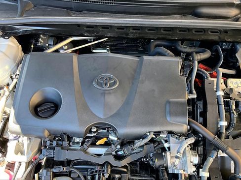 Used 2021 Toyota Camry XLE FWD image 33