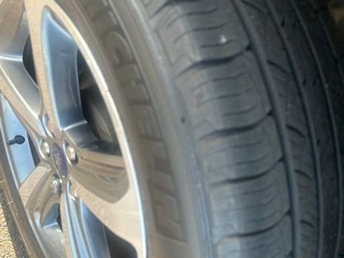 Used 2021 Ford Edge SEL w/ Convenience Package image 14