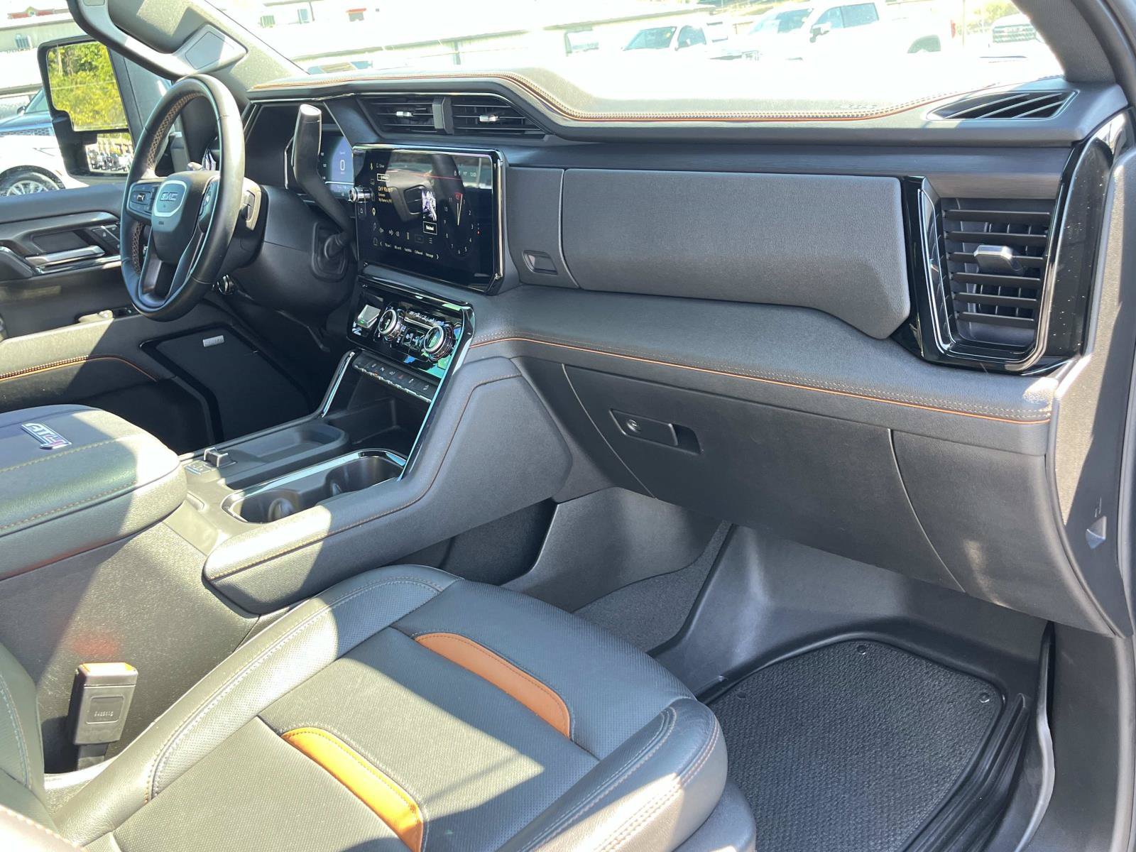 Used 2024 GMC Sierra 2500 AT4 w/ AT4 Preferred Package AWD/4WD image 21