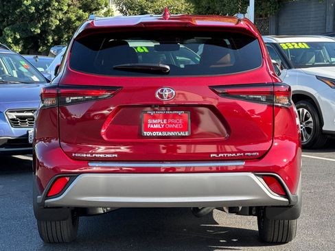 New 2025 Toyota Highlander Platinum image 8