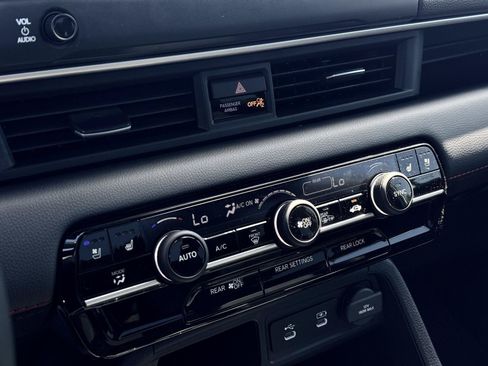 Certified 2026 Honda Pilot Black Edition image 15
