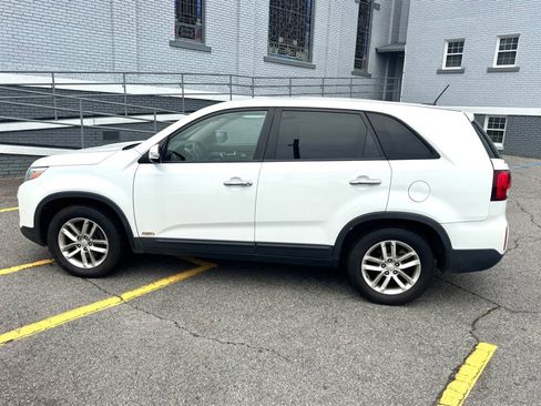 Used 2015 Kia Sorento LX AWD/4WD image 4