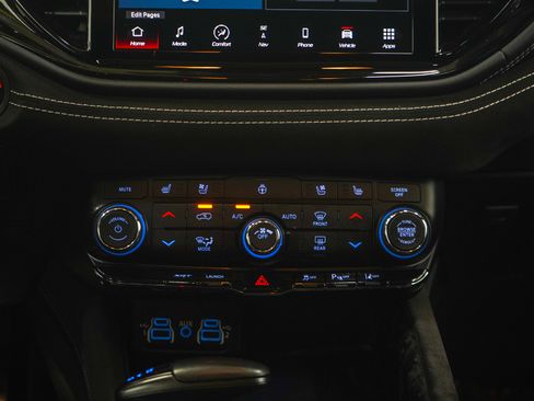 Used 2022 Dodge Durango SRT w/ SRT Interior Appearance Group AWD/4WD image 22