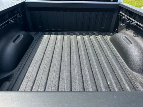 New 2026 RAM 1500 Laramie AWD/4WD image 9