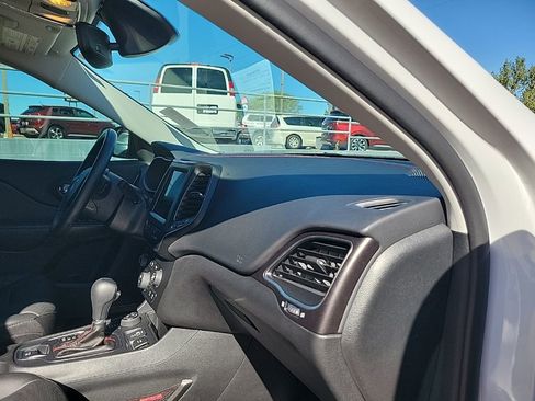 Used 2020 Jeep Cherokee Trailhawk image 45