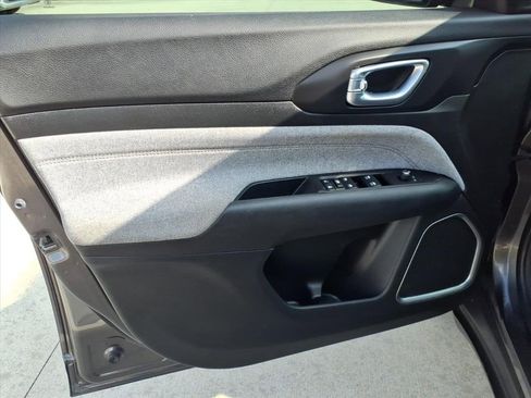 Used 2022 Jeep Compass Latitude image 16