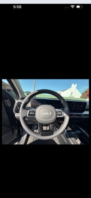 Used 2025 Kia Sorento LX FWD image 13