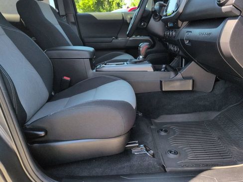 Used 2023 Toyota Tacoma TRD Off-Road AWD/4WD image 25