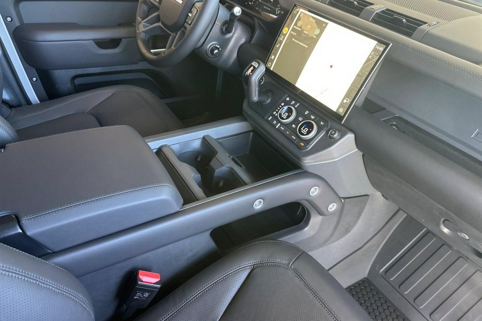New 2026 Land Rover Defender 110 X-Dynamic SE AWD/4WD image 29