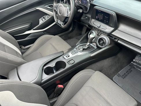 Used 2020 Chevrolet Camaro LT image 16