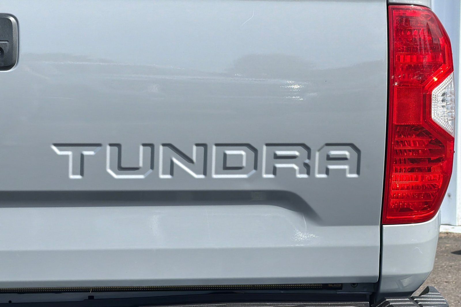 Used 2018 Toyota Tundra SR5 w/ TRD Off Road Package AWD/4WD image 21