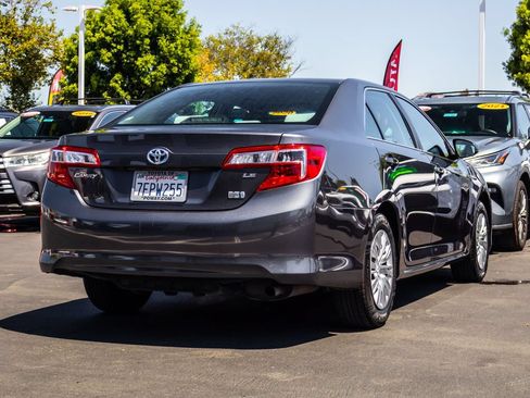 Used 2014 Toyota Camry LE FWD image 12
