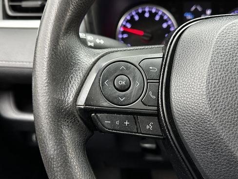 Used 2020 Toyota RAV4 LE image 16