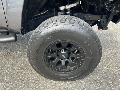 Used 2011 Toyota Tacoma 4x4 Double Cab w/ TRD Off-Road Pkg w/JBL Audio image 26