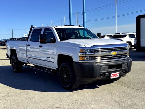 Used 2017 Chevrolet Silverado 2500 W/T w/ WT Convenience Package image 4