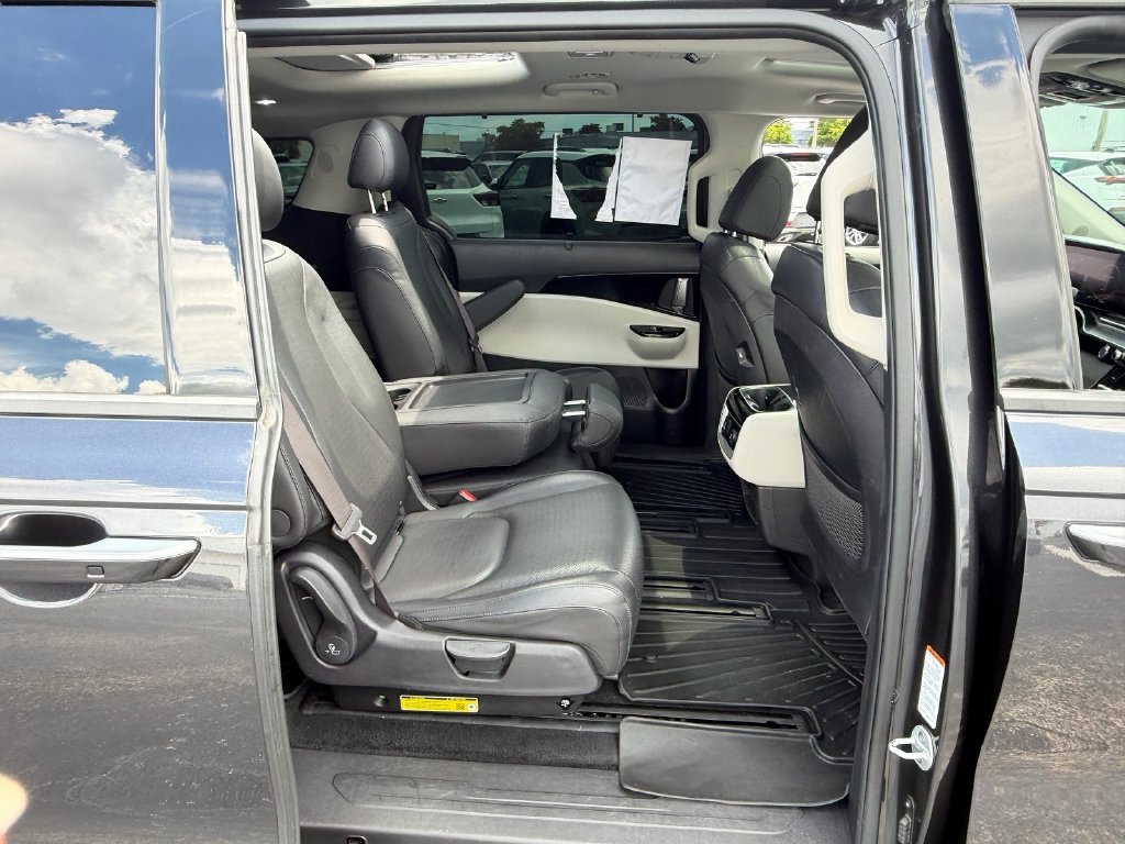 Used 2024 Kia Carnival SX Prestige FWD image 20