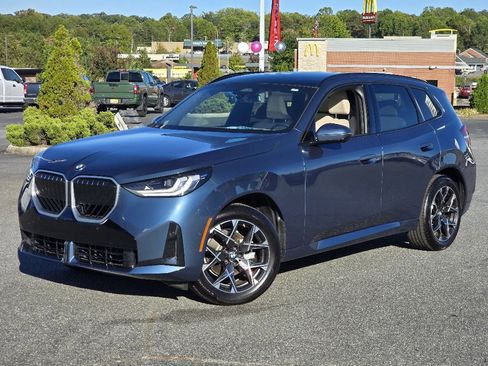 Used 2025 BMW X3 xDrive30i w/ M Sport Package image 2