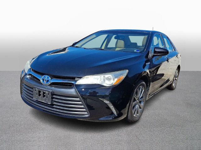 Used 2015 Toyota Camry XLE w/ Moonroof Package FWD image 1