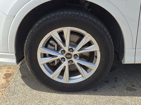 Certified 2025 Audi Q3 2.0T Premium AWD/4WD image 11