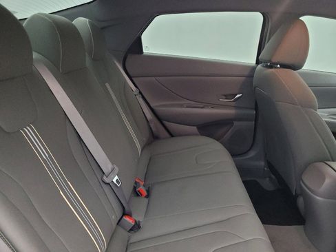 Used 2023 Hyundai Elantra SEL image 19