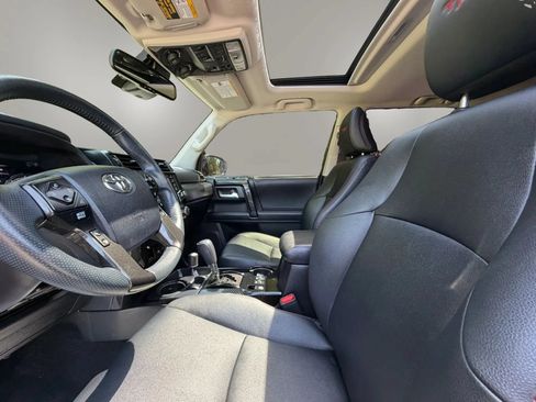 Used 2020 Toyota 4Runner Venture w/ Moonroof Package AWD/4WD image 14