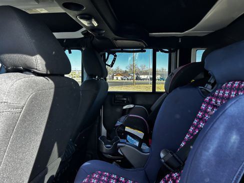 Used 2017 Jeep Wrangler Unlimited Sport image 9