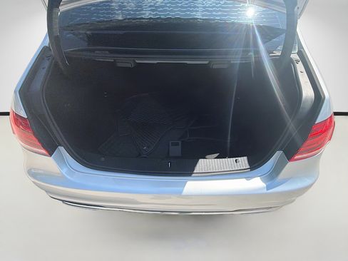 Used 2016 Mercedes-Benz E 350 Sedan w/ Premium Package image 22