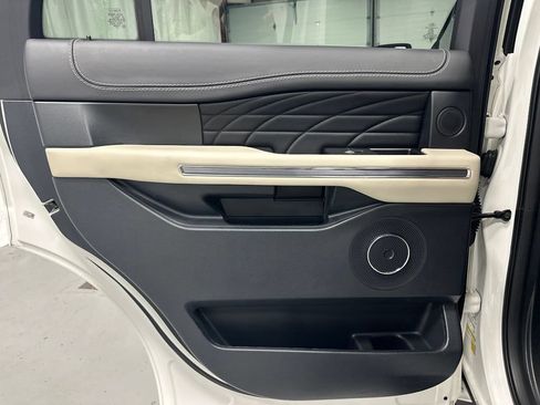 Used 2021 Ford Expedition Platinum AWD/4WD image 41