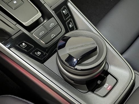 New 2026 Porsche 911 Carrera 4S image 32