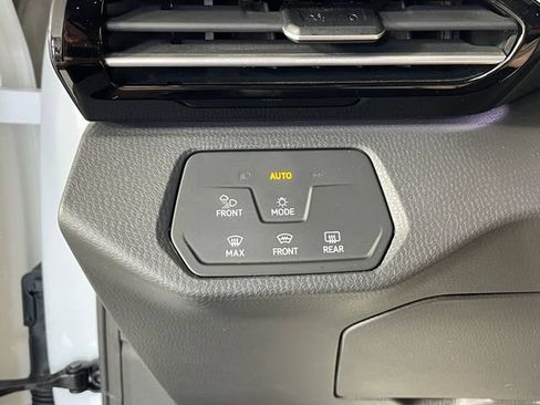 Used 2023 Volkswagen ID.4 Pro S AWD/4WD image 12