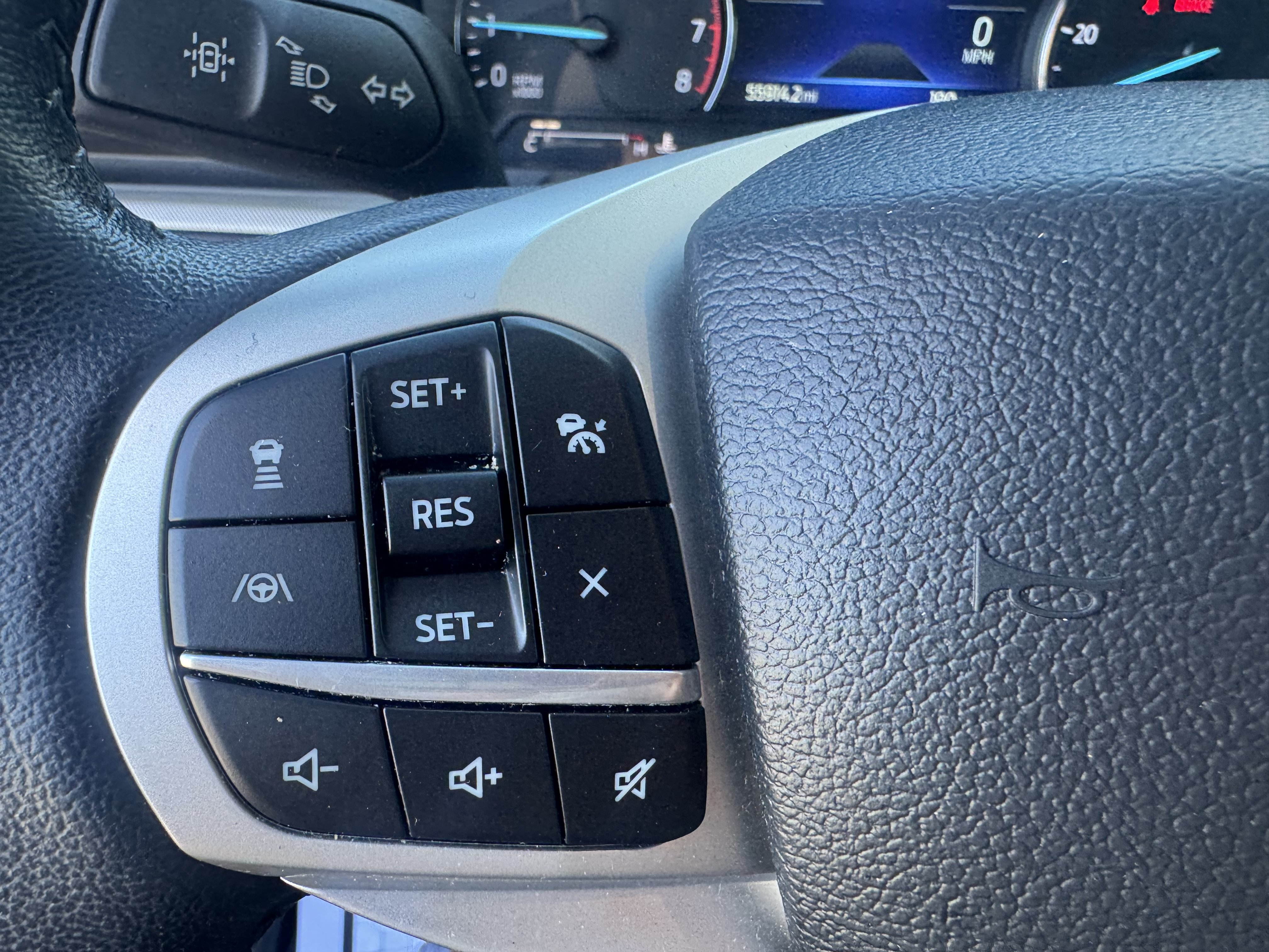 Used 2023 Ford Explorer XLT w/ Equipment Group 202A RWD image 15