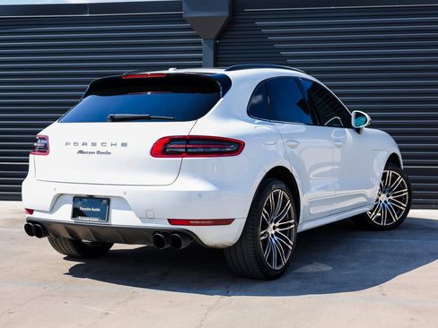 Certified 2018 Porsche Macan Turbo image 7