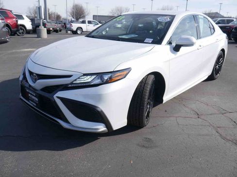 Used 2023 Toyota Camry XSE w/ Cold Weather Package image 4