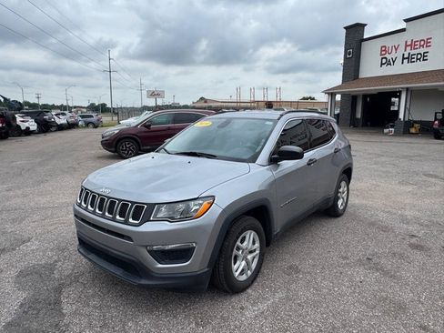 Used 2019 Jeep Compass Sport FWD image 1