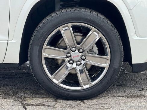 Used 2018 GMC Acadia Denali image 3