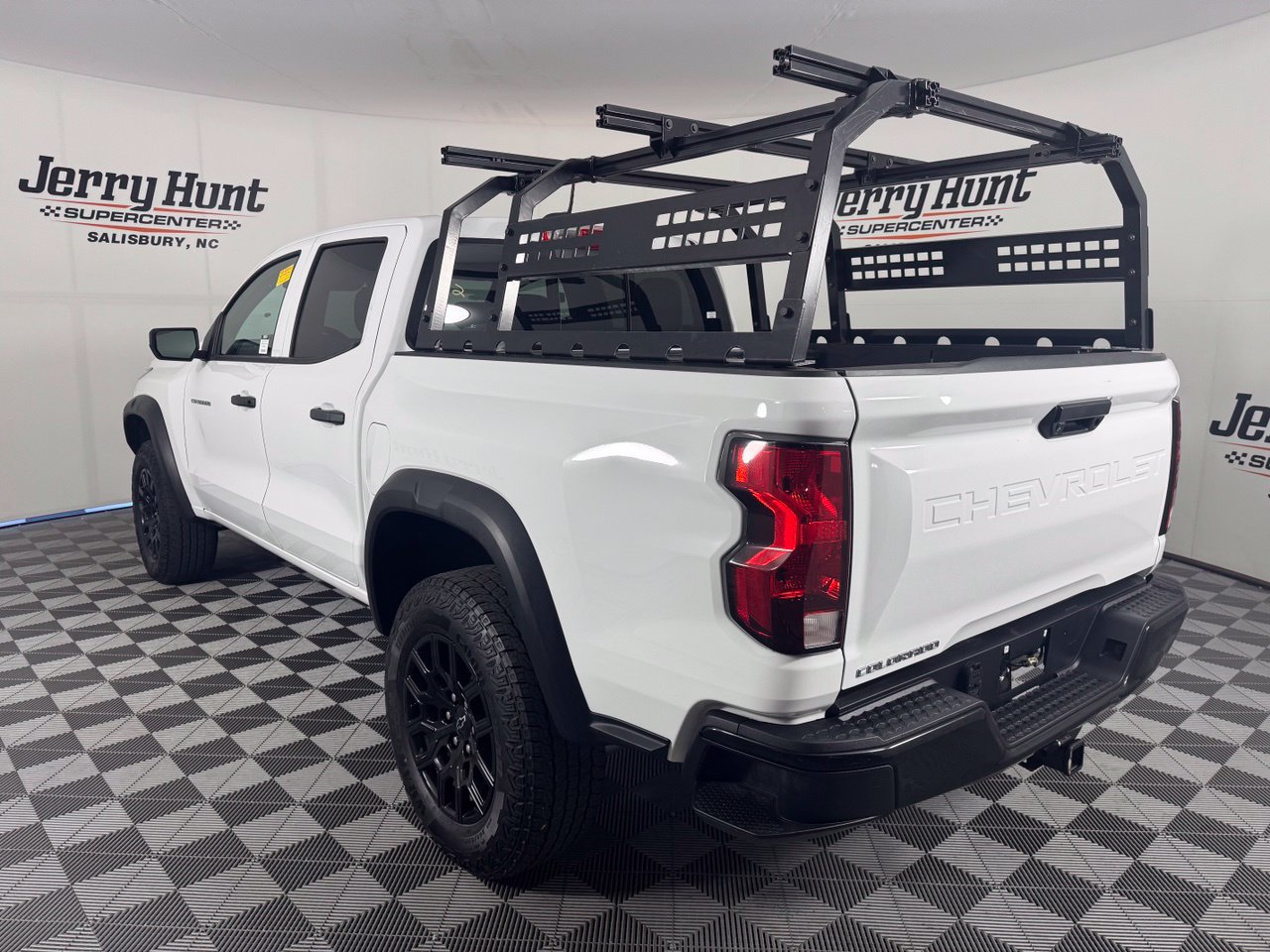 Used 2023 Chevrolet Colorado Trail Boss w/ Advanced Trailering Package AWD/4WD image 9
