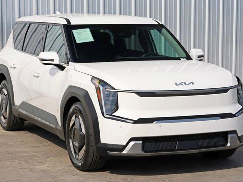 Used 2024 Kia EV9 Light Long Range image 56