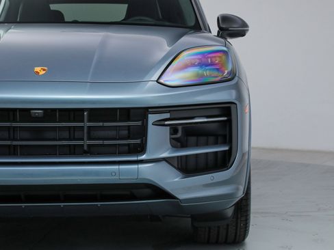 Used 2026 Porsche Cayenne GTS image 9