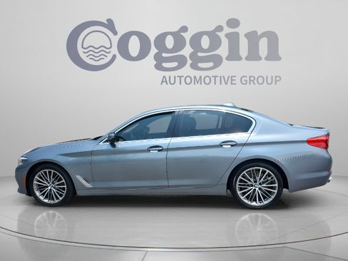 Used 2020 BMW 530i w/ Premium Package RWD image 2