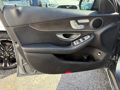 Used 2019 Mercedes-Benz C 300 4MATIC Sedan image 23