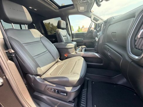 Used 2022 GMC Sierra 2500 Denali w/ Denali Black Diamond Edition AWD/4WD image 27