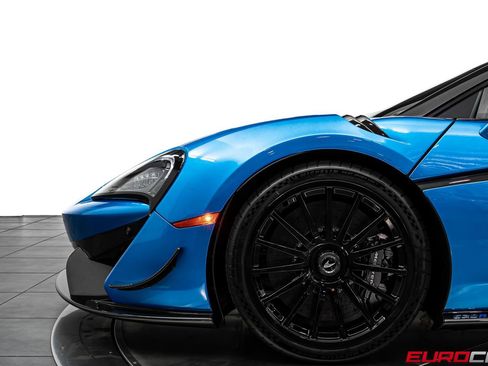 Used 2020 McLaren 620R RWD image 19