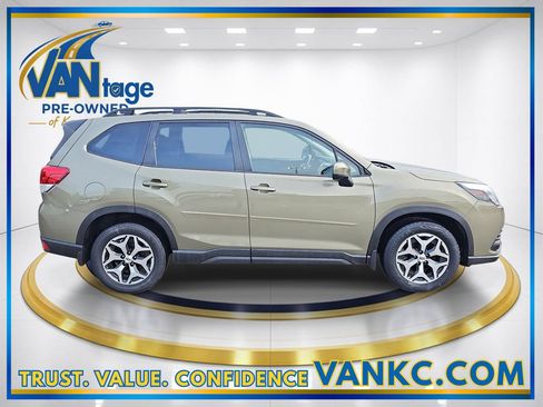 Certified 2024 Subaru Forester Premium AWD/4WD image 5