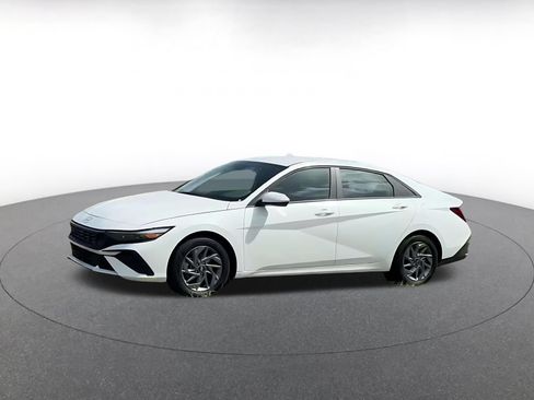 Used 2026 Hyundai Elantra Hybrid FWD image 6
