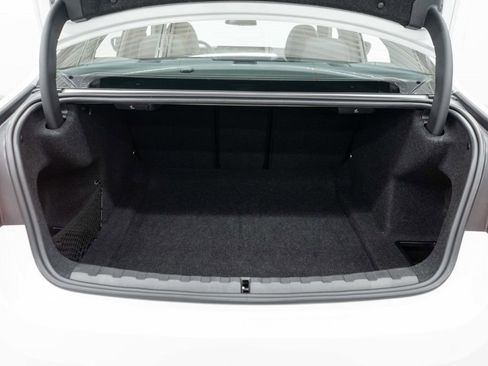 Used 2025 BMW 330i xDrive Sedan w/ Convenience Package image 29